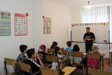 کلاس های اموزشی کانون فرهنگی مسجد جامع گلشن 