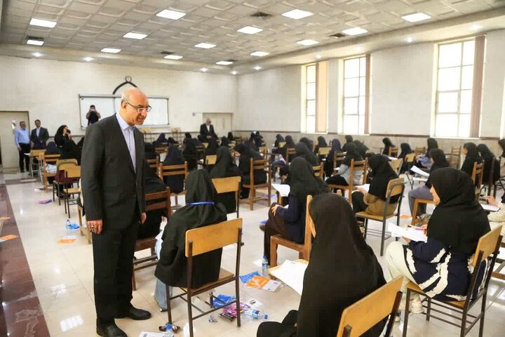 استاندار کرمانشاه: توسعه رشته‌های فنی و مهارتی بین دانش‌آموزان ضروری است