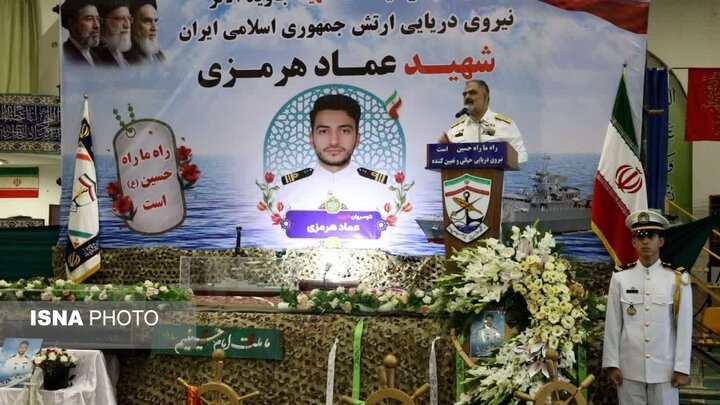 دریادار ایرانی: به‌زودی در دریا به دشمنان درسی خواهیم داد که فرصت گریه کردن نداشته باشند