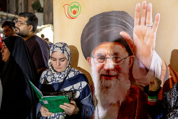 اجتماع عید بیعت با امام زمان (عج) در میدان ولیعصر تهران