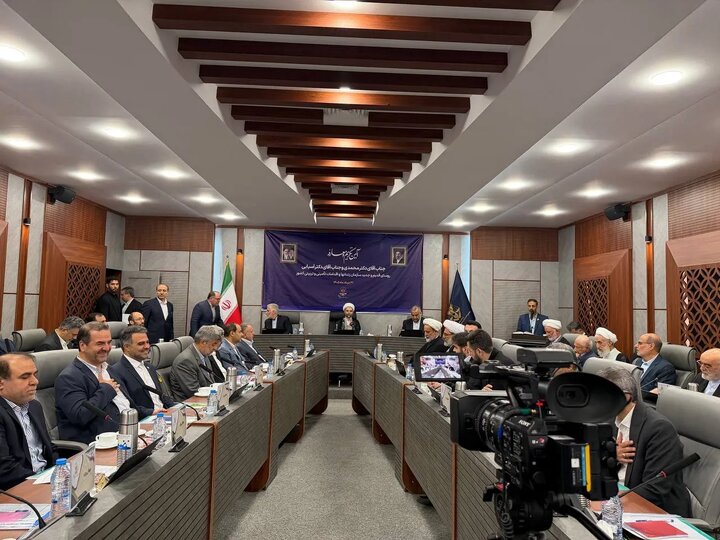 آیین تکریم و معارفه روسای قدیم و جدید سازمان زندان‌ها برگزار شد
