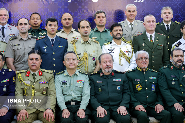 دیدار وابستگان نظامی خارجی با سرپرست وزارت دفاع