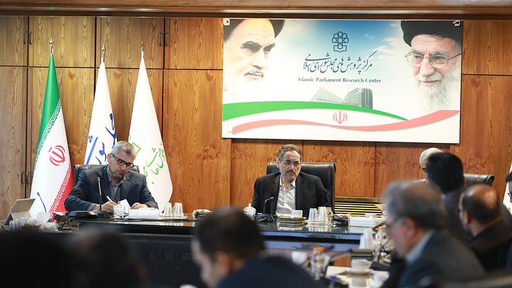 نگاهداری: رشادت‌های نیروهای نظامی و نظام سلامت در جنگ مایه فخر تاریخ ایران شد