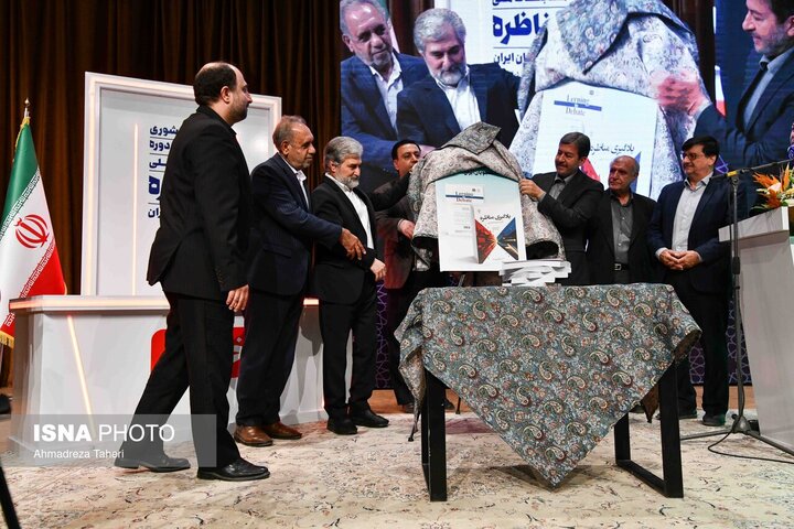 مناظره دانشجویی تمرینی جامع برای تفکر انتقادی و گفت‌وگو است