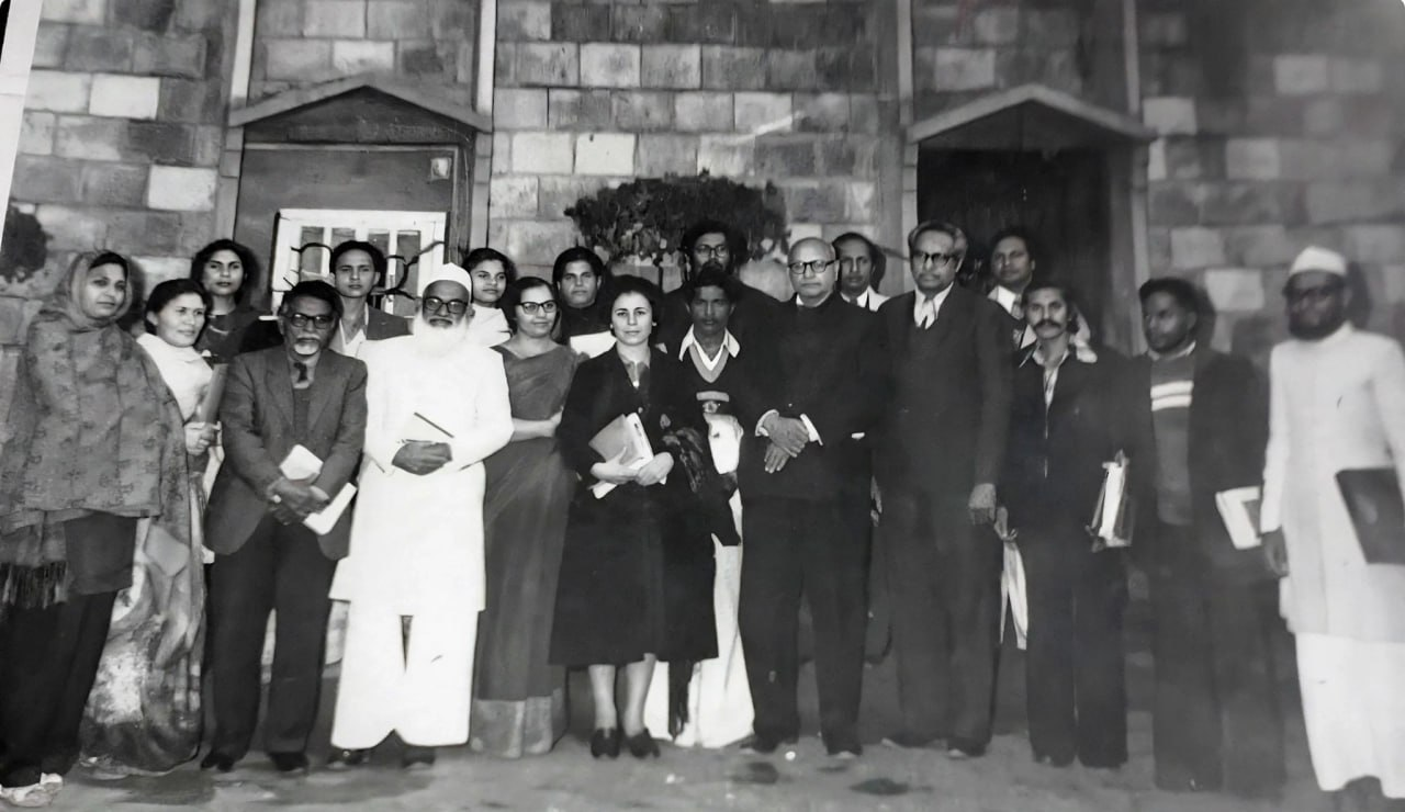 کارنامه دکتر پرویز ناتل خانلری