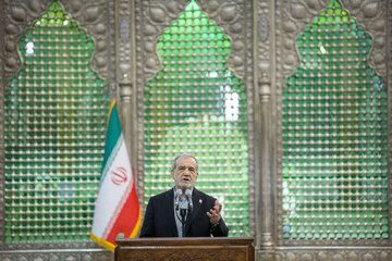 مراسم تجدید میثاق اعضای دولت با آرمان‌های امام راحل