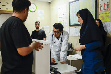 یک روز همراه با پزشکان و کادر درمان اورژانس 5آذر گرگان - دکتر امیری - دکتر طب اورژانس با بیش از ۱۵سال سابقه