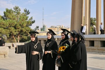 گرامیداشت روز پزشک در آرامگاه بوعلی سینا - همدان
