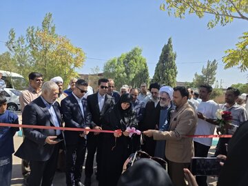 افتتاح و کلنگ‌زنی پروژه‌های عمرانی چترود کرمان/ معاون استاندار: دولت در جنگ پای کار بود