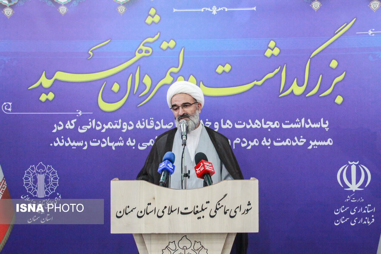 امام جمعه سمنان: دو بخش دیپلماسی و نظامی در خط مقدم نبرد هستند