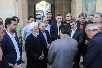 بازدید معاون حقوقی رئیس‌جمهور از کاروانسرای شاه عباسی سمنان