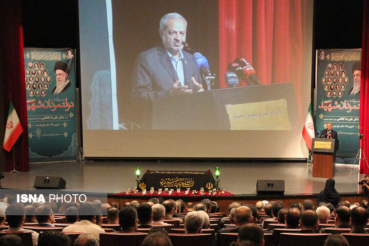 وزیر آموزش‌وپرورش: عملکرد مدیران هجمه دشمن را خنثی می‌کند