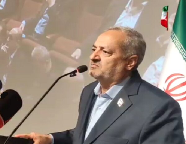 وزیر آموزش‌وپرورش: عملکرد مدیران هجمه دشمن را خنثی می‌کند