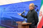 تأکید پزشکیان بر حمایت تمام‌قد از تولیدکنندگان داخلی پنل‌های خورشیدی