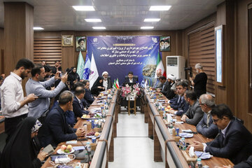 آیین افتتاح  پروژه فیبر نوری مخابرات در شهرک صنعتی مبارکه با حضور سیدستار هاشمی،وزیر ارتباطات و فناوری اطلاعات