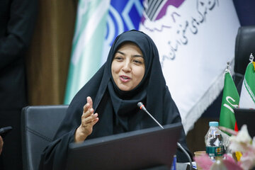 سخنرانی زهرا سعیدی، نماینده مردم مبارکه در مجلس در آیین افتتاح  پروژه فیبر نوری مخابرات در شهرک صنعتی مبارکه
