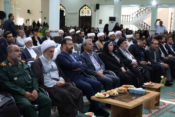 استاندار: وحدت شیعه و اهل‌سنت از مهم‌ترین عوامل وفاق و همدلی در استان فارس است