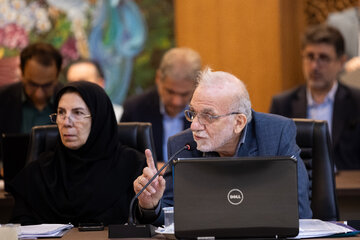 سخنرانی حمیدرضا فولادگر، نامینده اسبق استان اصفهان در مجلس شورای اسلامی در در جلسه شورای برنامه ریزی و توسعه استان اصفهان