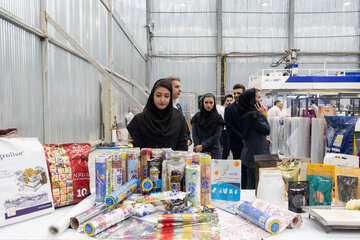 آیین افتتاح کارخانه اصفهان مقدم در شهرک صنعتی مبارکه با حضور سید محمد اتابک، وزیر صمت 