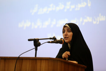 سخنرانی زهرا بهروز آذر معاون رئیس‌جمهور در امور زنان و خانواده در نشست با بانوان فرهیخته استان اردبیل