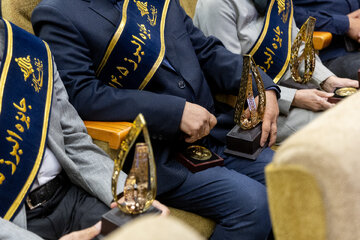 همایش شصت و چهارمین سال جایزه البرز