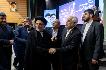 محمدرضا عارف، معاون اول رئیس‌جمهور در همایش شصت و چهارمین سال جایزه البرز