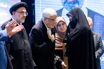 تجلیل از برگزیدگان علمی کشور در همایش شصت و چهارمین سال جایزه البرز