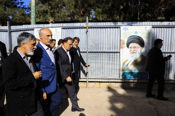  بازدید سیدحمید پورمحمدی ، رئیس سازمان برنامه و بودجه کشوراز روند ساخت بیمارستان ۷۵۰ تختخوابی سردار شهید حاج قاسم سلیمانی، پروژه جایگزین بیمارستان شفا و یکی از مهم‌ترین طرح‌های درمانی جنوب کشور