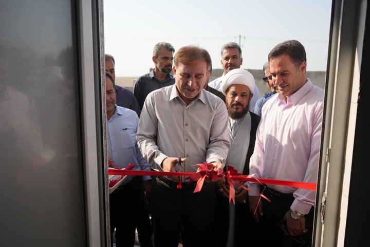 مرکز پرورش کرم نرییس نانتیا در تنگستان افتتاح شد