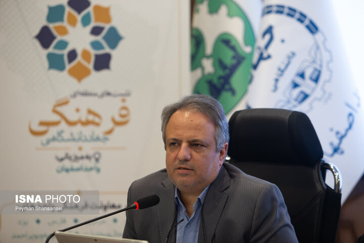 باید روی هویت‌سازی، فرهنگ‌سازی و تولید محتوا کار کنیم