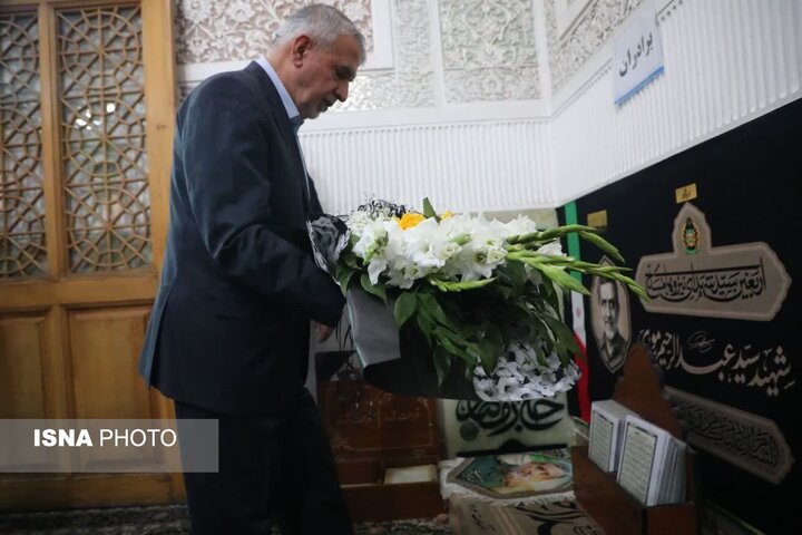 تشرف وزیر میراث فرهنگی، صنایع دستی و گردشگری به حرم بانوی کرامت&nbsp;