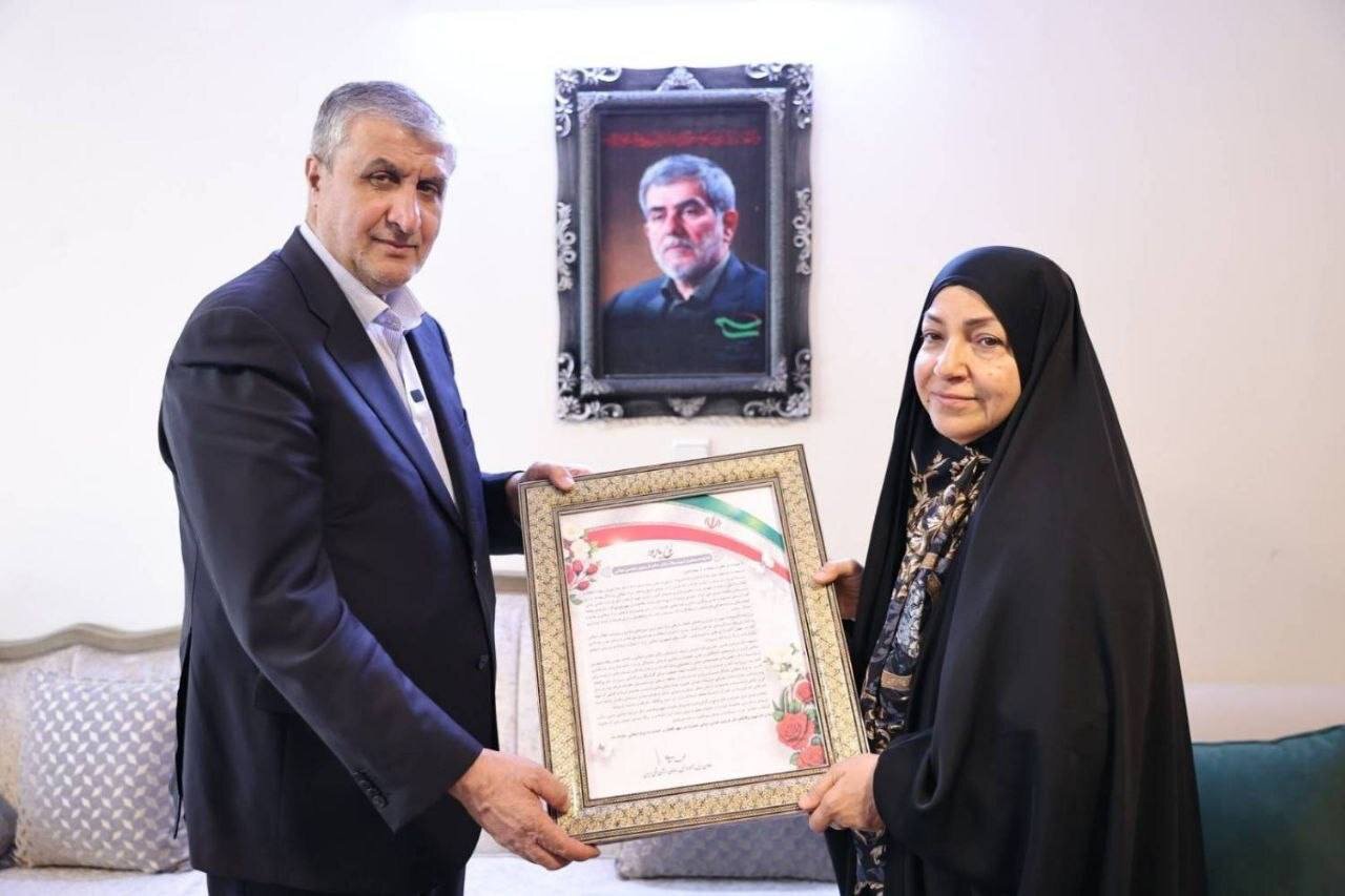 دیدار معاون رئیسجمهور با خانواده شهید دکتر فریدون عباسی