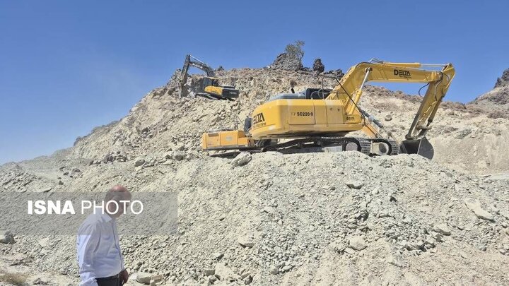 معاون وزیر راه: بیش از ۸۰ کارگاه راهسازی در سیستان و بلوچستان فعال است