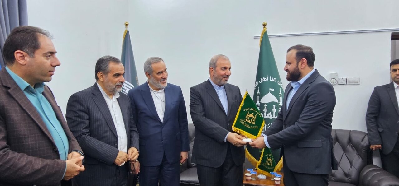 سفیر ایران در بغداد مرقد سلمان فارسی را زیارت کرد