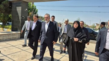 معاون رئیس‌جمهور: توسعه انرژی‌های تجدیدپذیر و مدیریت منابع آب در پاکدشت در اولویت است