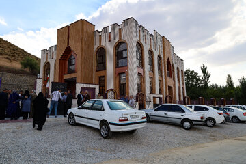 خانه فرهنگ و هنر داراب افسر در روستای دستگرد چغاخور