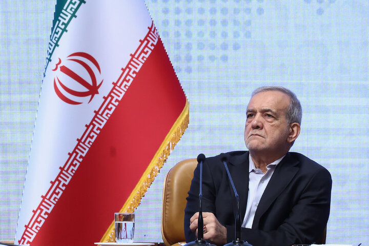 پزشکیان: دفاع ما از ایران به معنی دشمنی با کشورهای همسایه نیست