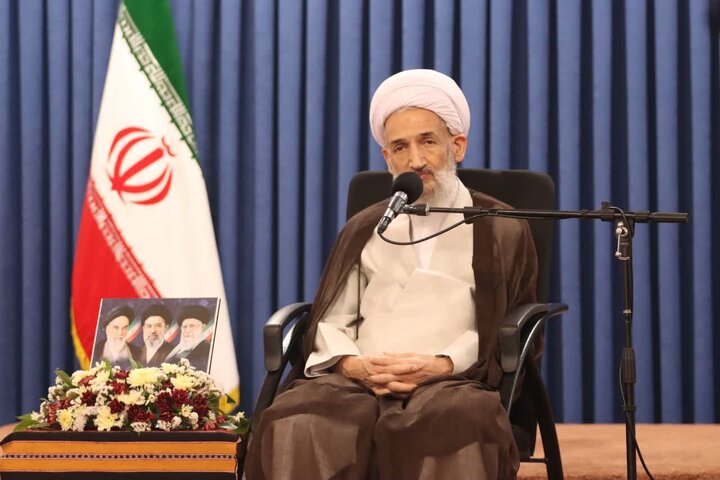 عضو خبرگان رهبری: وحدت اسلامی راه مقابله با توطئه‌های استکبار است