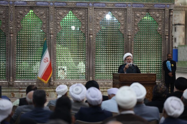 اظهارات یک عالم آمریکایی در مرقد امام خمینی(ره) در مورد مسجد الاقصی