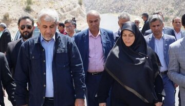 افتتاح و کلنگ‌زنی ۵ پروژه راهسازی در عنبرآباد
