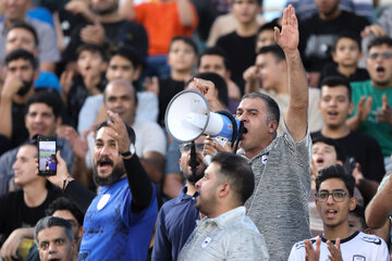 هواداران تیم چادرملو در هفته چهارم لیگ برتر فوتبال؛ تراکتور - چادرملو