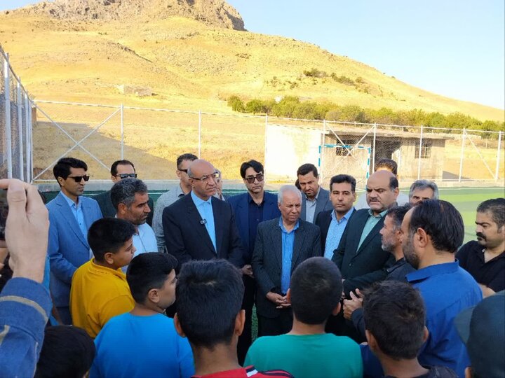  ورزشکاران "چهر" صاحب زمین فوتبال چمن شدند