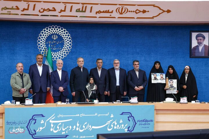 گزارش استاندار سمنان به رئیسجمهور از جهش پروژههای عمرانی، آزادراهی و انرژی خورشیدی استان