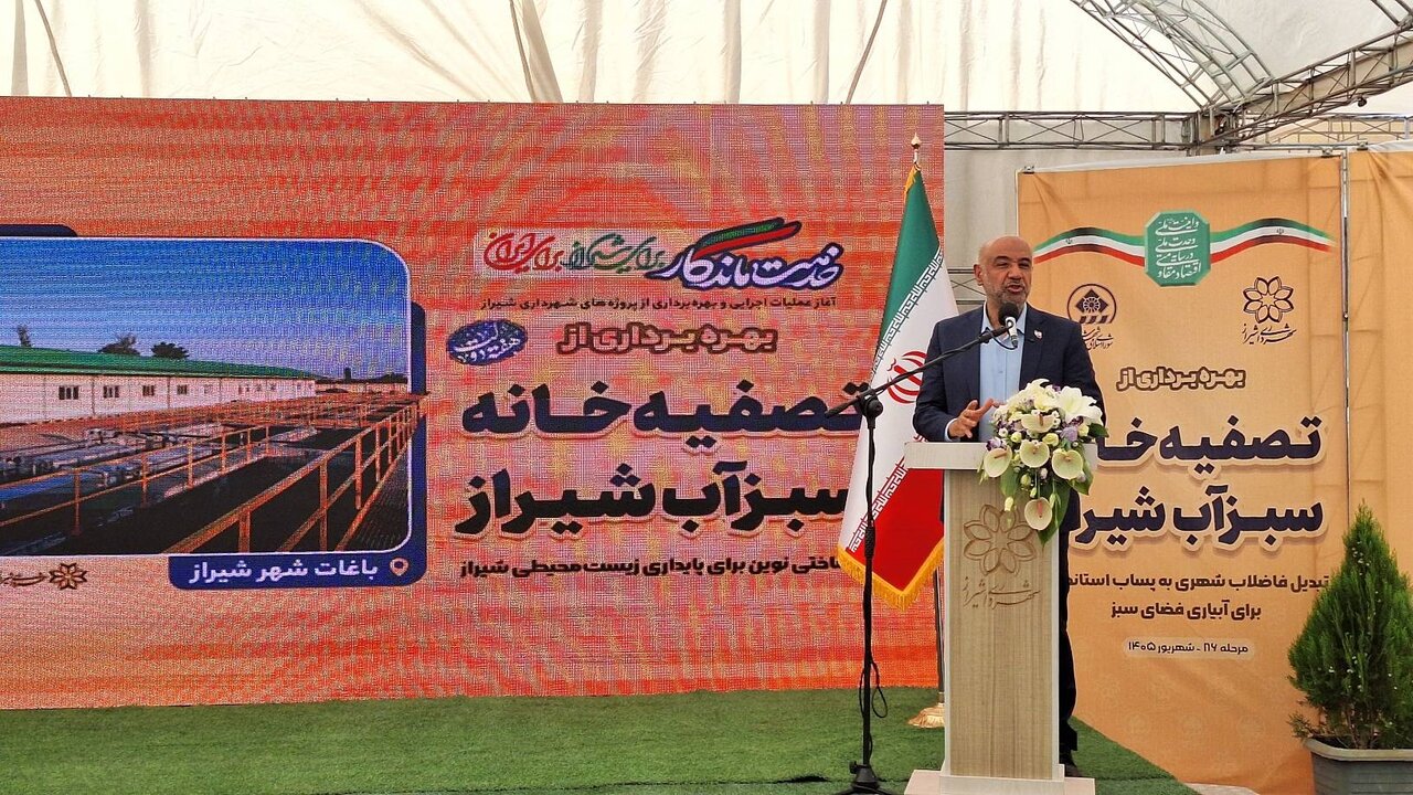 وزیر کار: اداره کشور با تمرکز کامل ممکن نیست/ اختیارات بیشتری به استان‌ها واگذار شود