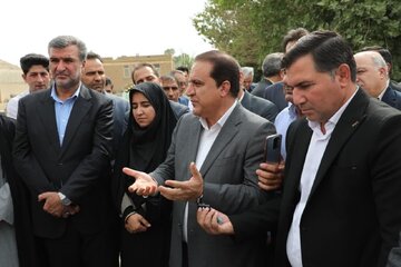 استاندار ایلام: تکمیل مرکز جامع منتخب سلامت شهرستان هلیلان درخواست مردم است