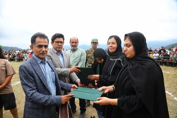 تقدیر از خانواده شهید مجید ذکریایی» فرمانده یگان حفاظت سازمان منابع طبیعی