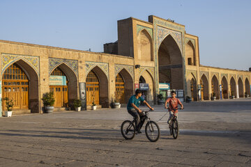  مسجدالنبی علاوه بر ارزش تاریخی، مکانی معنوی است که جهت جمع شدن نمازگزاران که برای خواندن نماز جمعه هر هفته گرد یکدیگر جمع می‌شوند.