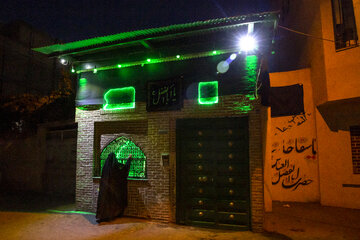 محله مولوی یکی از قدیمی‌ترین محله‌های شهر قزوین است که در بافت تاریخی آن قرار گرفته است. شکل‌گیری این محل به دوره صفویه و شروع گسترش منطقه قزوین به عنوان یک شهر و پایتخت صفویان قبل از اصفهان برمی‌گردد و بیشتر توسعه و ساخت اماکن تاریخی آن در دوره قاجار انجام شده است. از جمله اماکن برجسته و آثار تاریخی این محله می‌توان به مدرسه سردار، آب انبار سردار کوچک، حمام بلور، خانه امام جمعه شهیدی و سقاخانه‌ها اشاره کرد.
