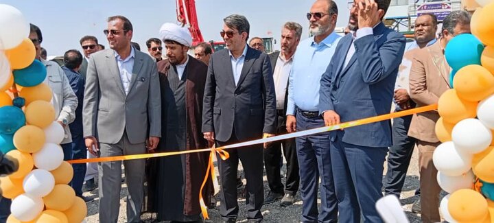 بهره‌برداری از کارخانه تولید بتن در کهنوج با سرمایه‌گذاری ۱۵۰ میلیارد تومان