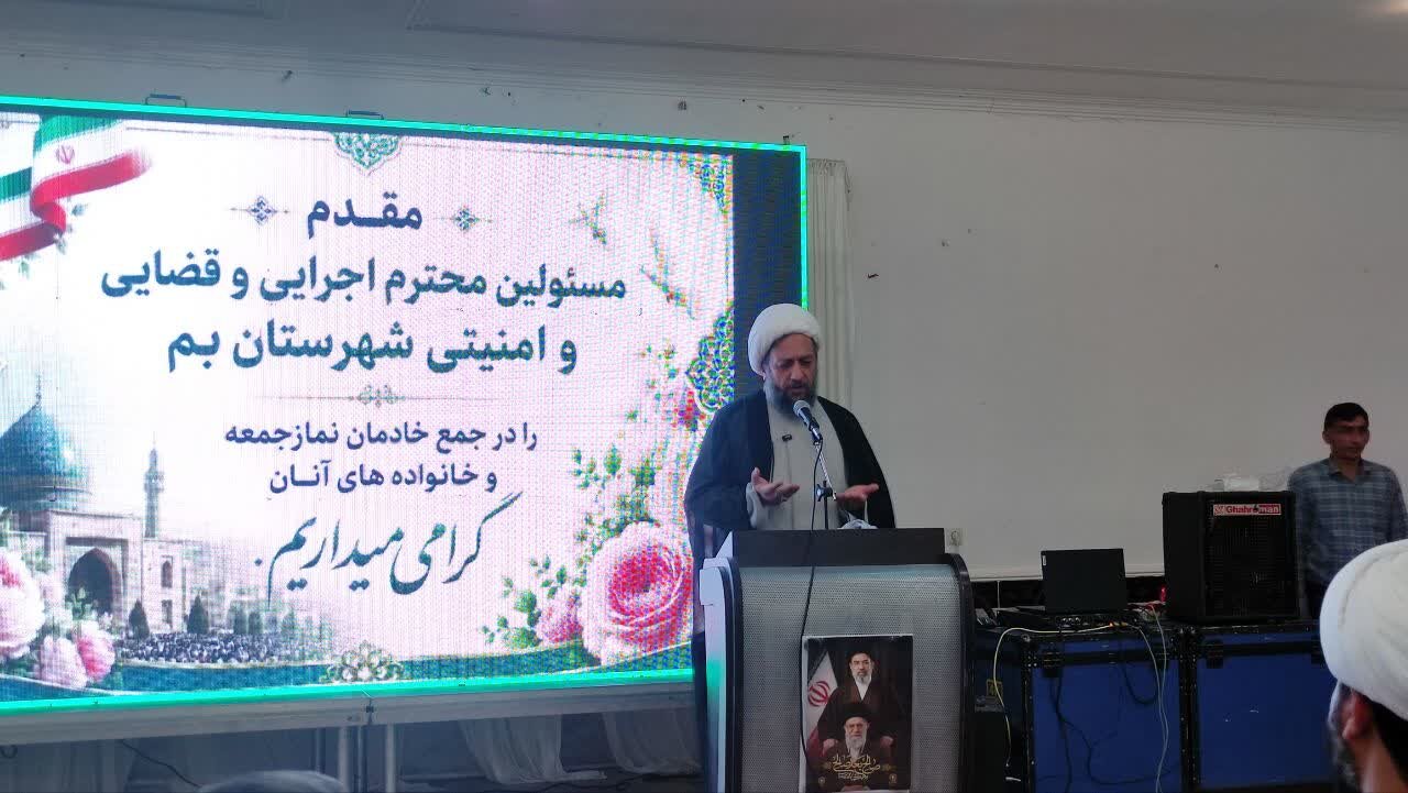 قدرت‌های پوشالی در برابر معنویت ملت ایران شکست خردند